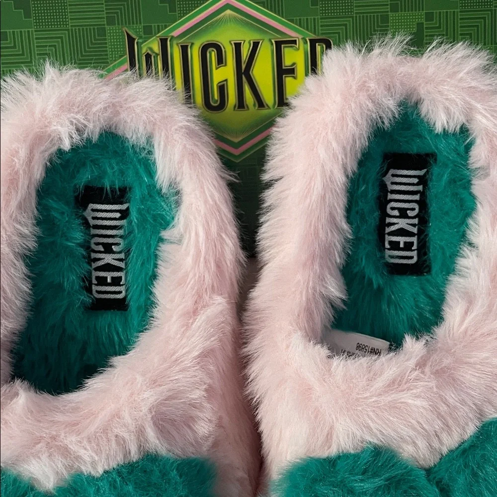 NWT Wicked Kids House Shoes Fuzzy Pink and Green Size 11 12